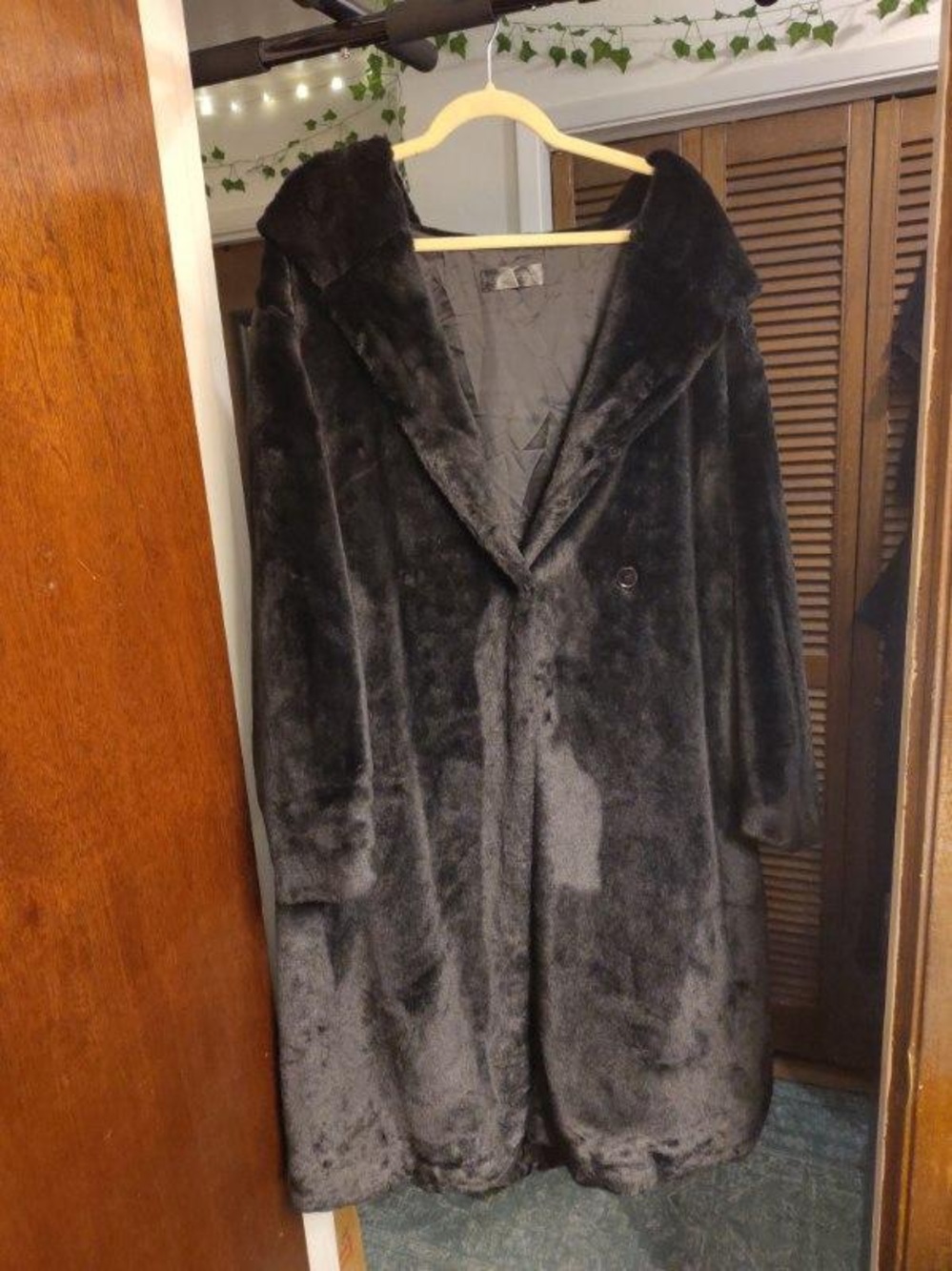 Foxblood Thora Faux Fur Coat 2XL EUC